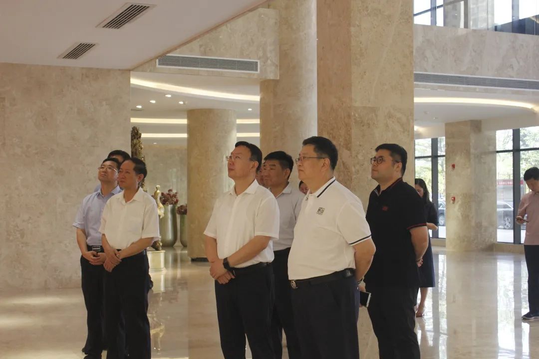 深化地企合作，共謀發(fā)展機遇丨泰安市委領導一行蒞臨皇氏集團交流指導