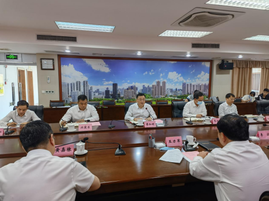 來賓市與皇氏集團(tuán)、華能舉行200萬千瓦農(nóng)光牧儲(chǔ)大基地項(xiàng)目推進(jìn)座談會(huì)