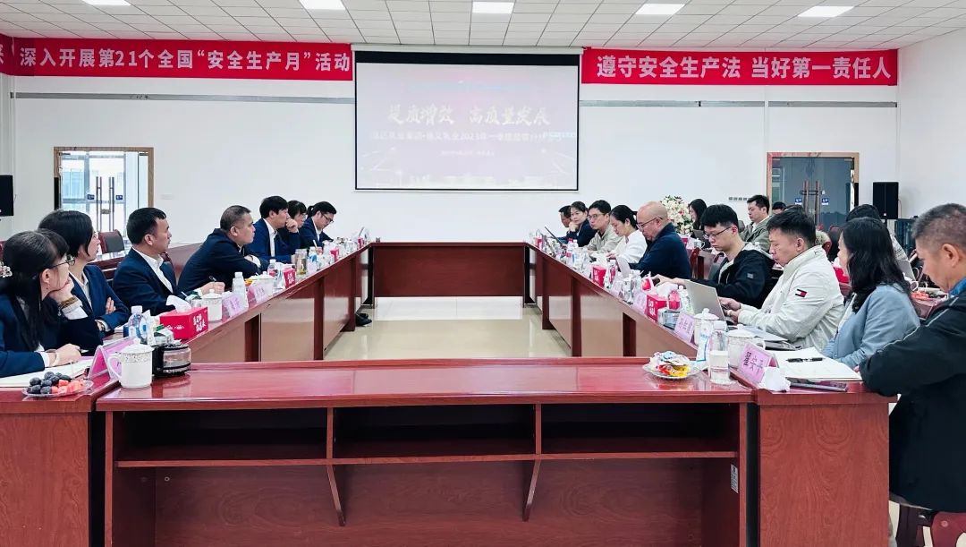 新審視，向大處看，擘畫皇氏遵義乳業(yè)西南市場新藍(lán)圖丨皇氏遵義乳業(yè)“高質(zhì)量發(fā)展”戰(zhàn)略研討會在遵義召開